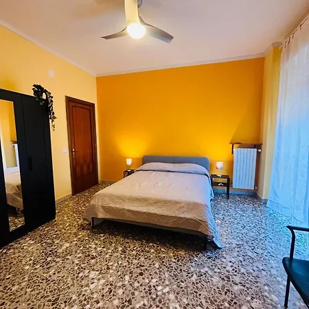 Matthias Central Rooms And Accomodation Bari Extérieur photo