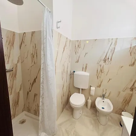 Matthias Central Rooms And Accomodation Bari Extérieur photo