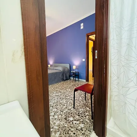 Matthias Central Rooms And Accomodation Bari Extérieur photo