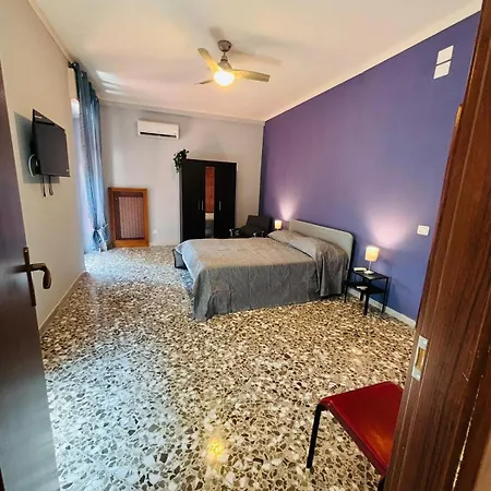 Matthias Central Rooms And Accomodation Bari Extérieur photo