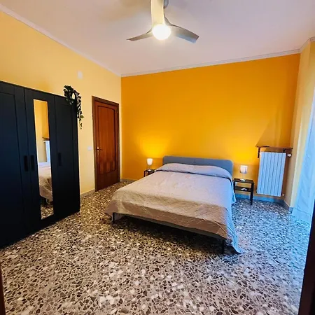 Matthias Central Rooms And Accomodation Bari Extérieur photo