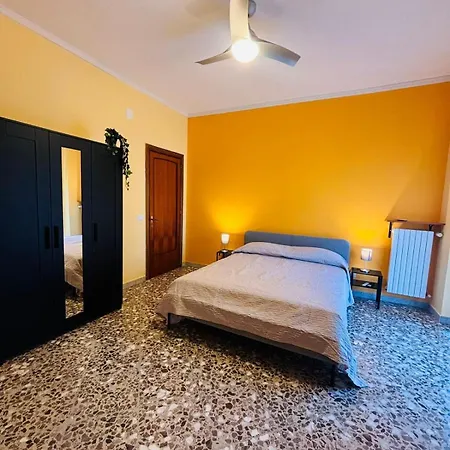 Matthias Central Rooms And Accomodation Bari Extérieur photo