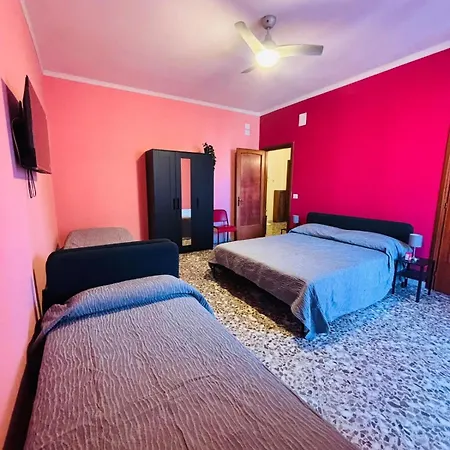 Matthias Central Rooms And Accomodation Bari Extérieur photo
